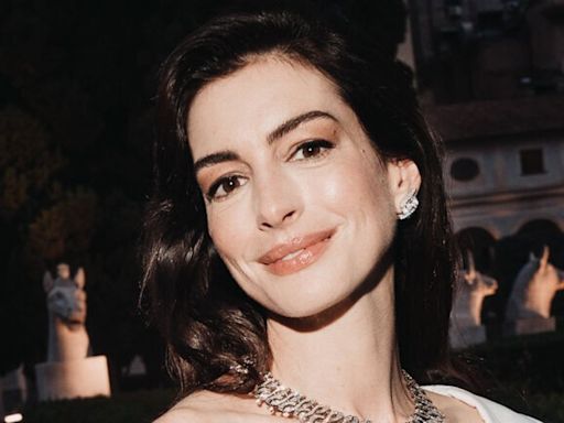 Anne Hathaway Wears Glamorous Gap — Yes, Gap — Dress On The Red Carpet