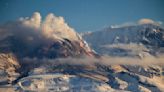 俄羅斯舍維留奇火山噴發 灰雲竄10公里高危及飛安