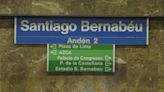 Los carteles de la estación de metro Santiago Bernabéu se venden en media hora