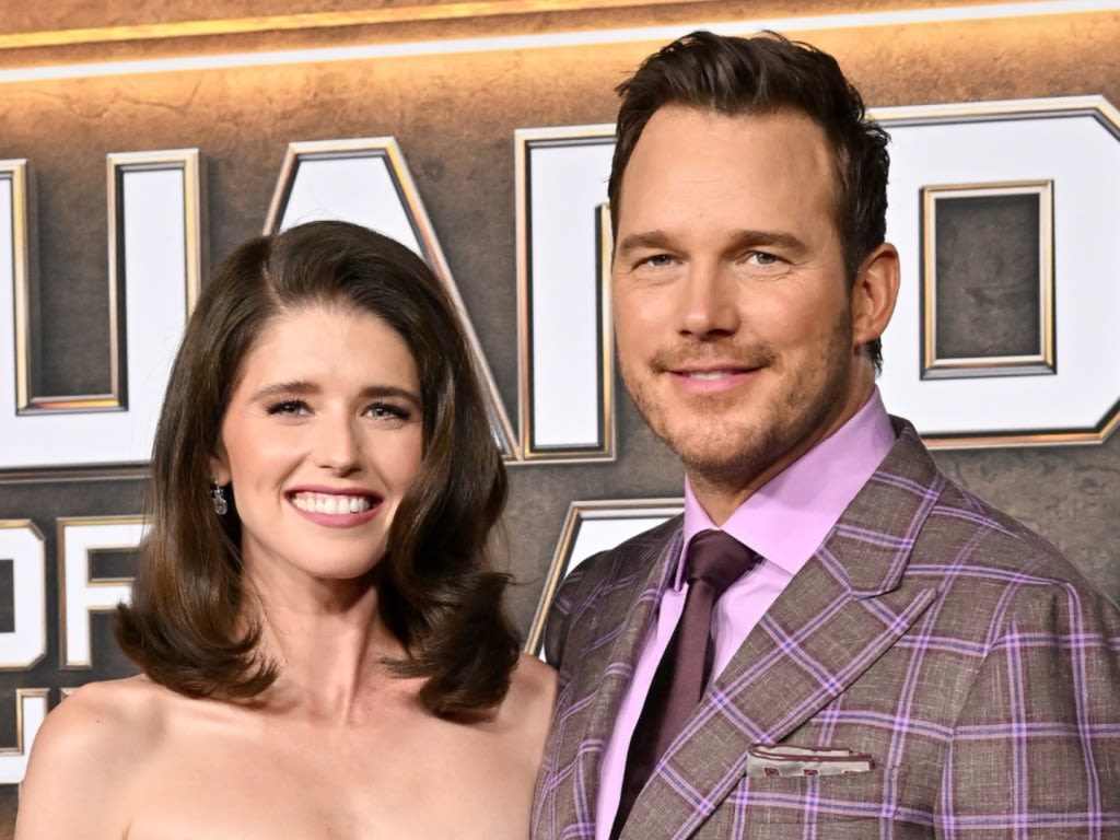 Katherine Schwarzenegger & Chris Pratt’s Daughters Twinned in the Cutest Way During Their Beach Day