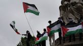 Los diputados de izquierda acuden a la Asamblea de Francia vestidos con los colores de la bandera Palestina - LA GACETA