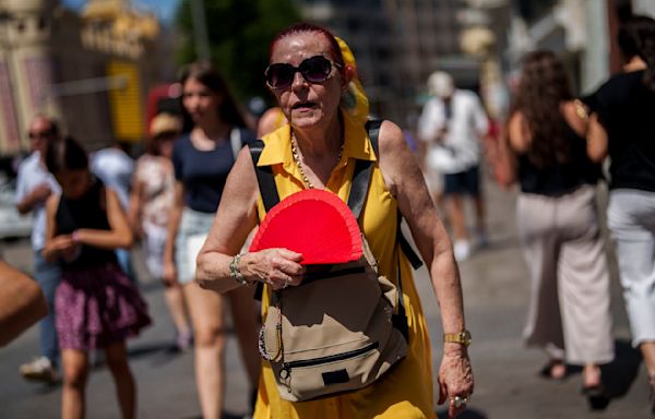 Heat waves can be deadly for older adults: An aging global population and rising temperatures mean millions are at risk