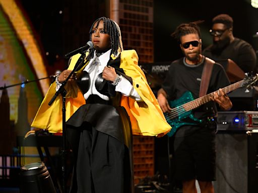 Watch Lauryn Hill, YG Marley Perform Collaborative Medley on ‘Fallon’
