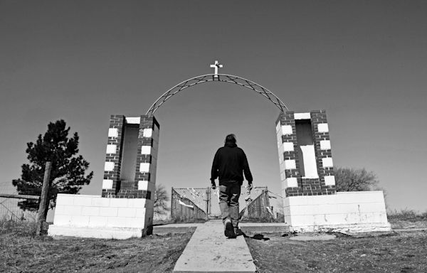 Pentagon to review Medals of Honor awarded for Wounded Knee massacre