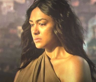 Kalki 2898 AD: Fans Hail Mrunal Thakur's Cameo In Amitabh-Prabhas Starrer; 'In Logon Ne Bhi Croro Liye?'