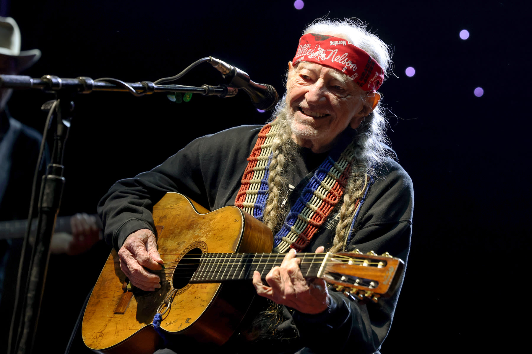 God Bless America, Willie Nelson’s Back Onstage for 4th of July Concert