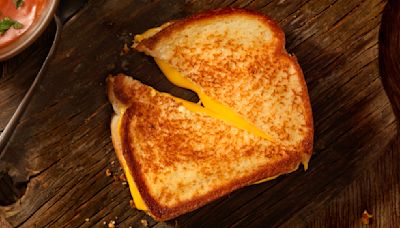 The Chopstick Trick That Easily Avoids A Soggy Grilled Cheese Bottom