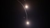 Rusia golpea a Kyiv con un “excepcional número de misiles” por tierra, mar y aire