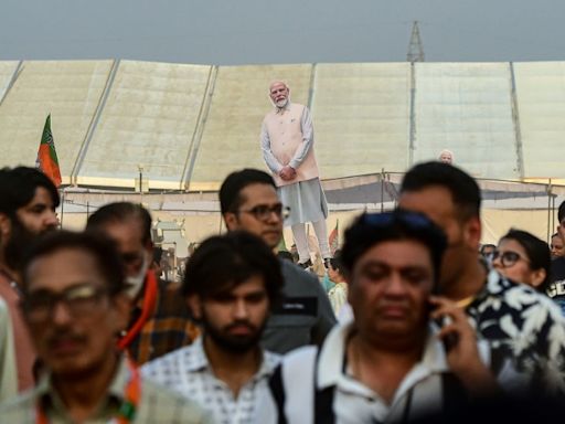Modi's struggling rivals vote as India election resumes