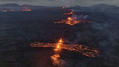 Sigue la alerta roja en Grindavík por los gases venenosos del volcán de Islandia