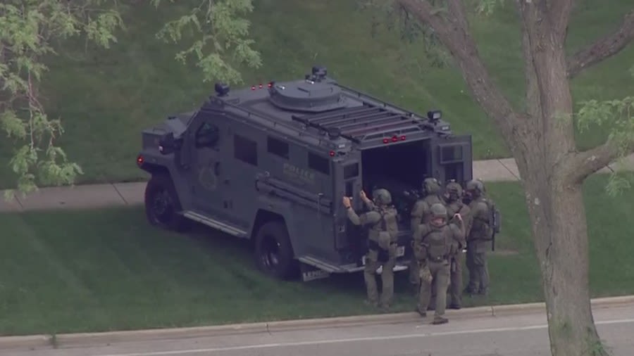 Armed subject in custody after tree trimmer found shot in Schaumburg, hours-long standoff