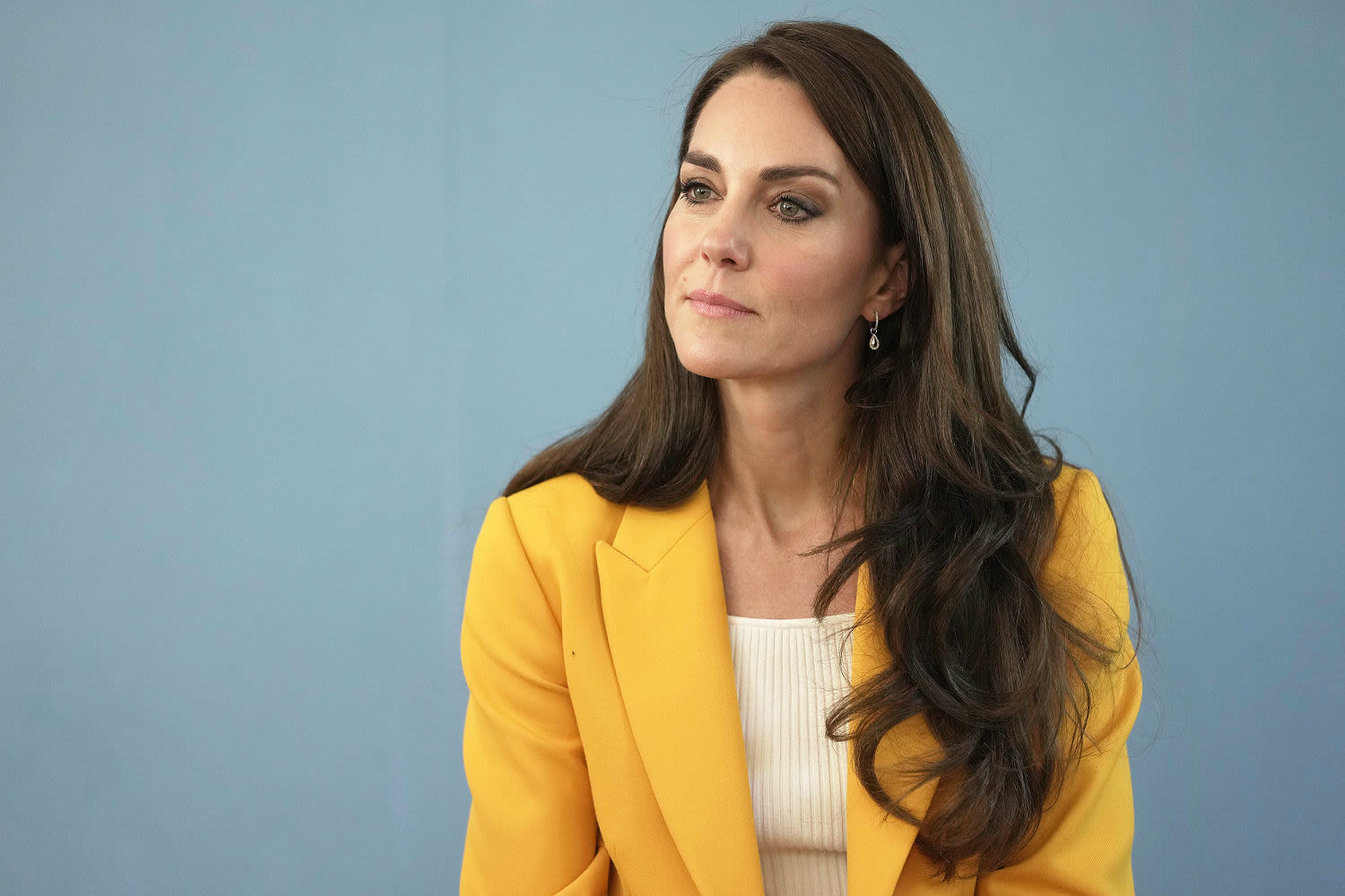 Kate Middleton shares new photo and opens up about cancer treatment for first time