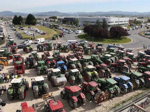 'Informe Tractoradas': el dossier de la policía que recoge cortes de tráfico, intentos de sabotaje y bloqueos en Navarra