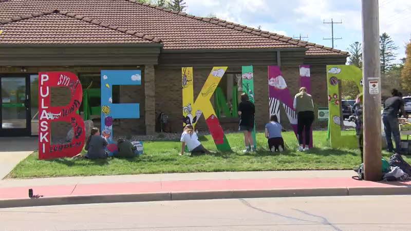 Pulaski students team up with North Shore Bank to create art installation