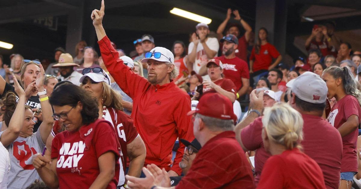 LOOK: OU honoring late Toby Keith with field marker at Sooners football spring game