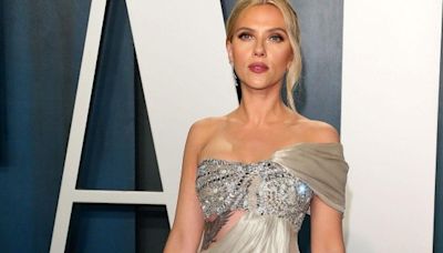 Scarlett Johansson molesta por el uso de su voz en ChatGPT
