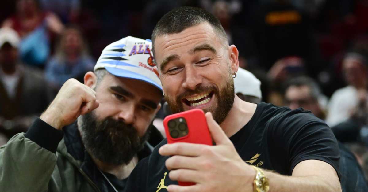 Jason Kelce Appears to Agree With Austin Rivers’ NBA/NFL Take, Based on Old Podcast Clip