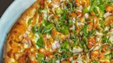 Here's what to eat at Noosh Nosh in east Louisville, including the Chicken Tikka pizza