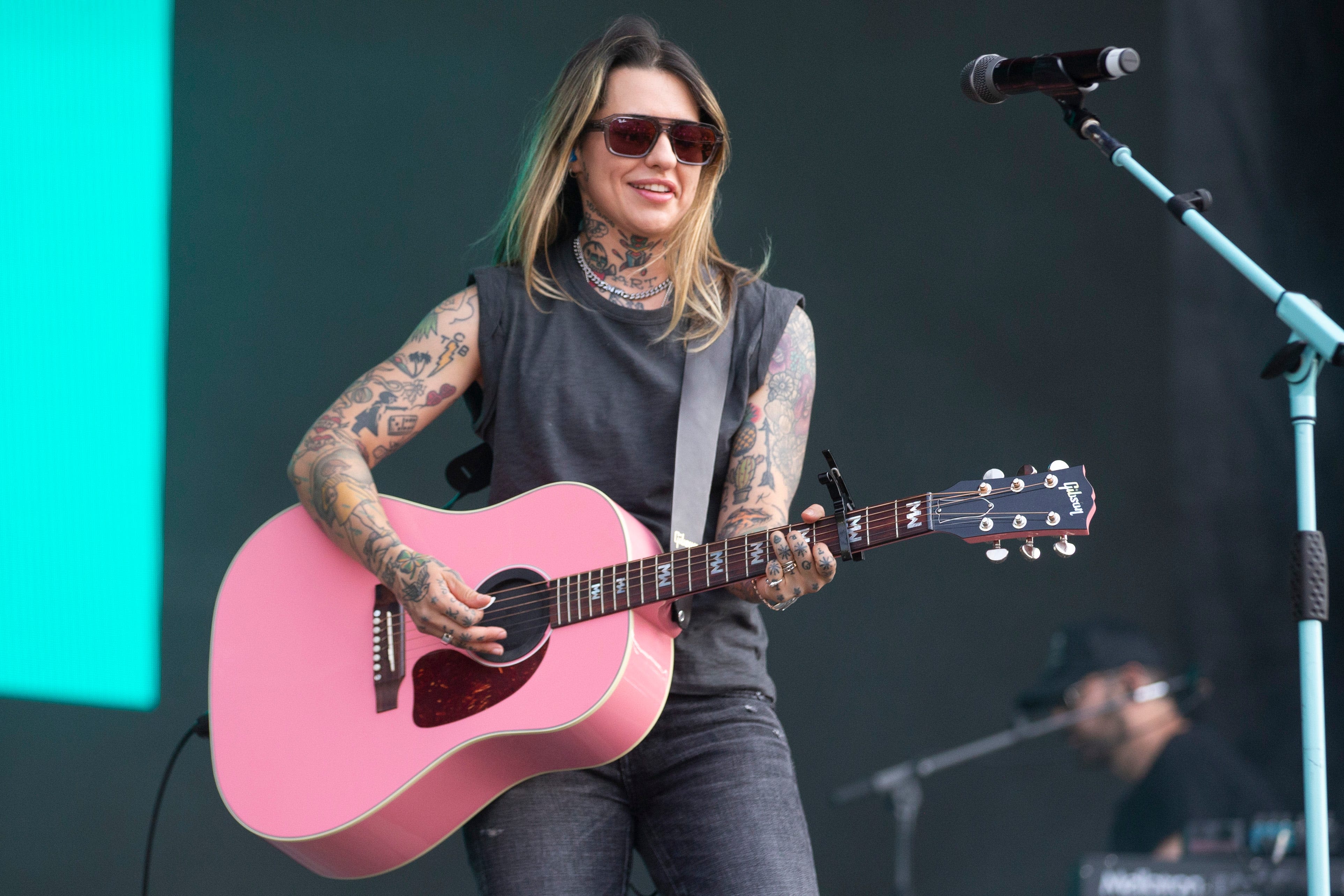 Jason Isbell, Ashley McBryde, Keith Urban, Walker Hayes among many artists who are sober