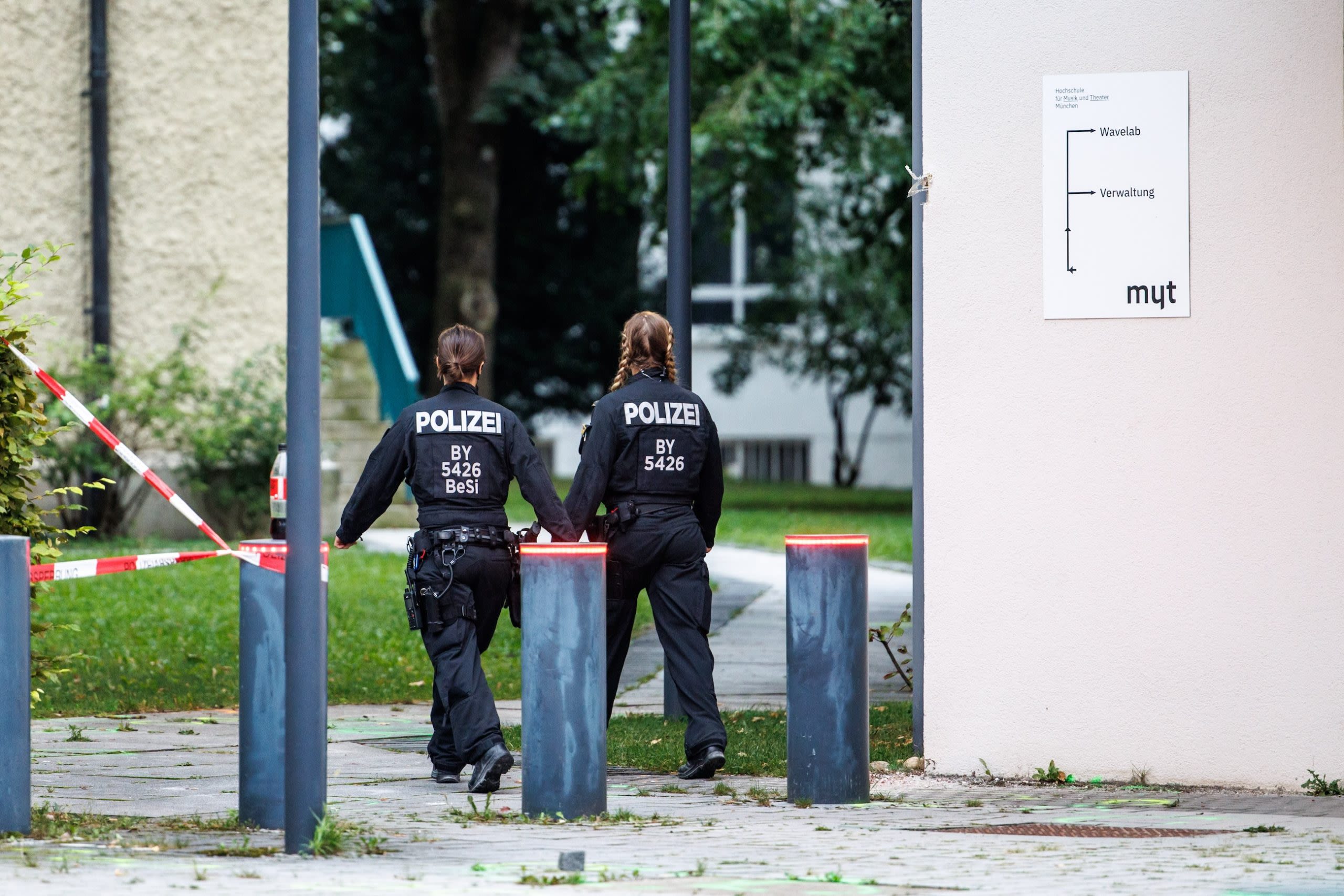 Police Kill Gunman Who Opened Fire Outside Munich’s Nazi Museum