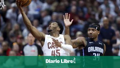 Donovan Mitchell comanda a Cavaliers con 23 puntos para doblegar al Magic y ponerse arriba 2-0