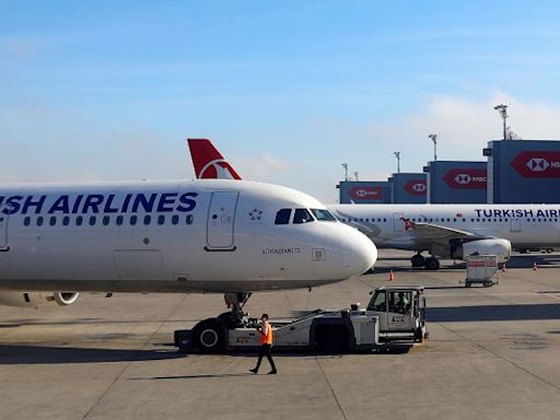 Pilot dies aboard Turkish Airlines flight, forcing emergency landing in New York