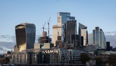 Die „meist gefürchtete“ Kanzlei der Welt erhöht das Einstiegsgehalt für Anwälte in London auf über 200.000 Euro