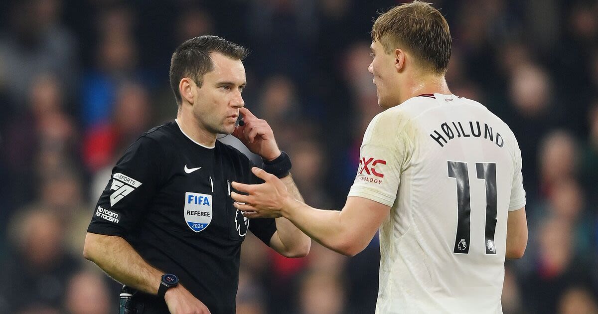 Prem referees risk rule going extinct and Man Utd are unfortunate victims