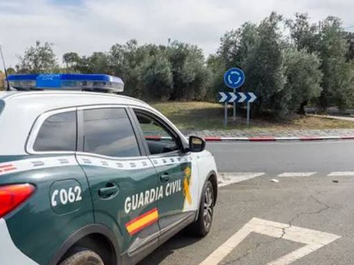 Hallado un menor de dos años por la carretera de El Palmar de madrugada mientras su padres tomaban copas