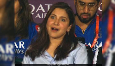 Anushka Sharma's Reaction As Virat Kohli Survives Run Out Breaks The Internet | Cricket News