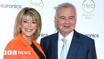 TV broadcasters Eamonn Holmes and Ruth Langsford announce divorce