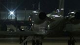 Griner regresa a EEUU con "buen ánimo", mientras ruso Bout aterriza en Moscú