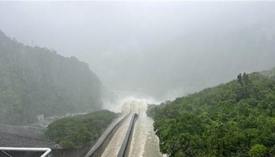 凱米颱風雨勢好驚人 曾文水庫5天內放掉1整座水庫水量 - 時事