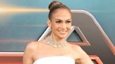 ¿Y Ben Affleck? Jennifer Lopez deslumbra en la premier de su película sin su esposo