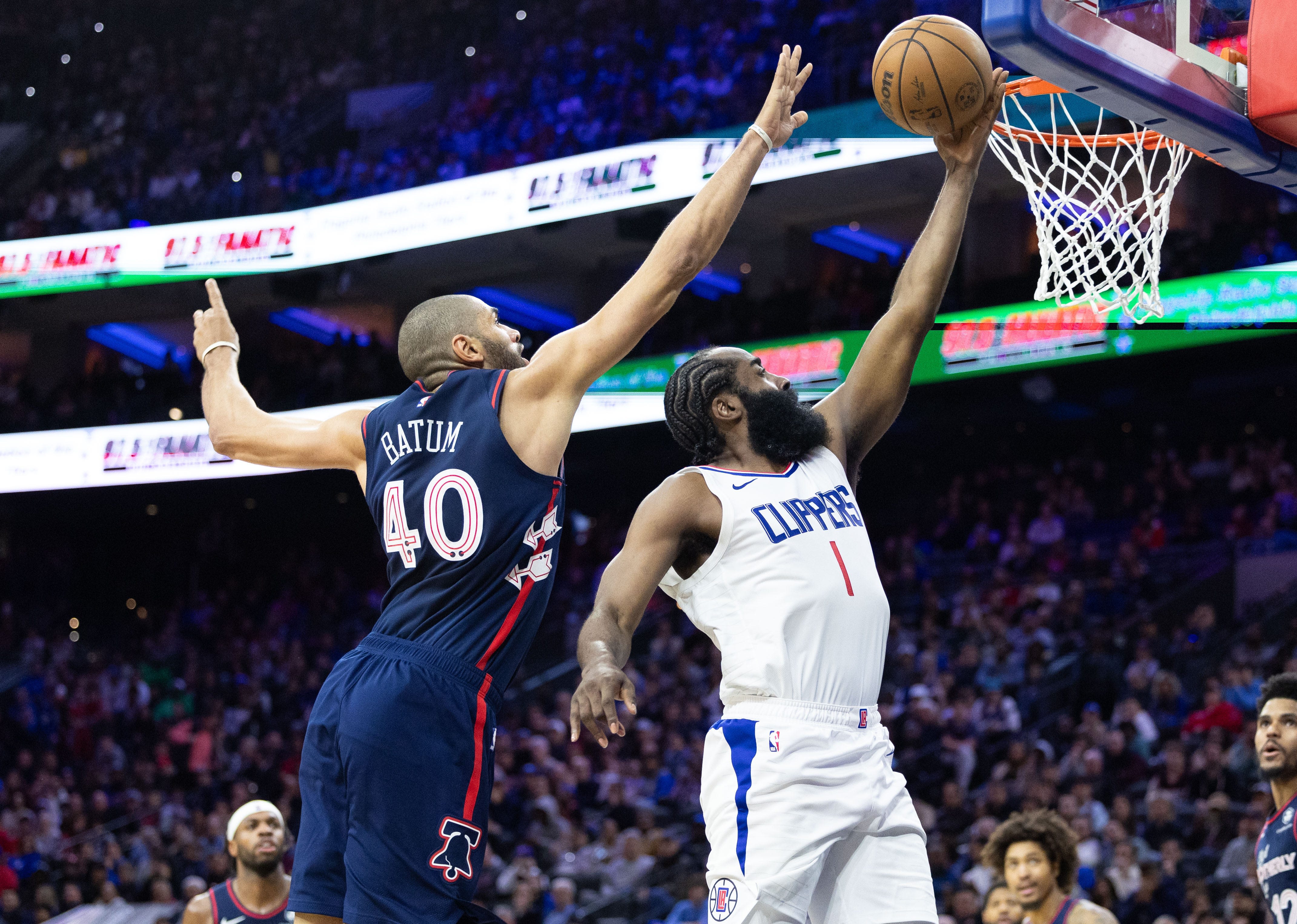 Tyrese Maxey, other Sixers work out with Clippers' James Harden