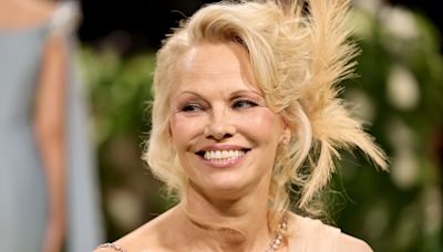 Pamela Anderson Is Absolutely Glowing at the Met Gala 2024 in Oscar de la Renta