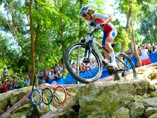 JO 2024 (VTT): comment de mystérieux rayons blancs magiques ont aidé Pauline Ferrand-Prévot à décrocher l'or