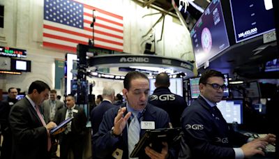 Wall Street abre mixto y el Dow Jones se acerca a un máximo histórico de 40.000 puntos