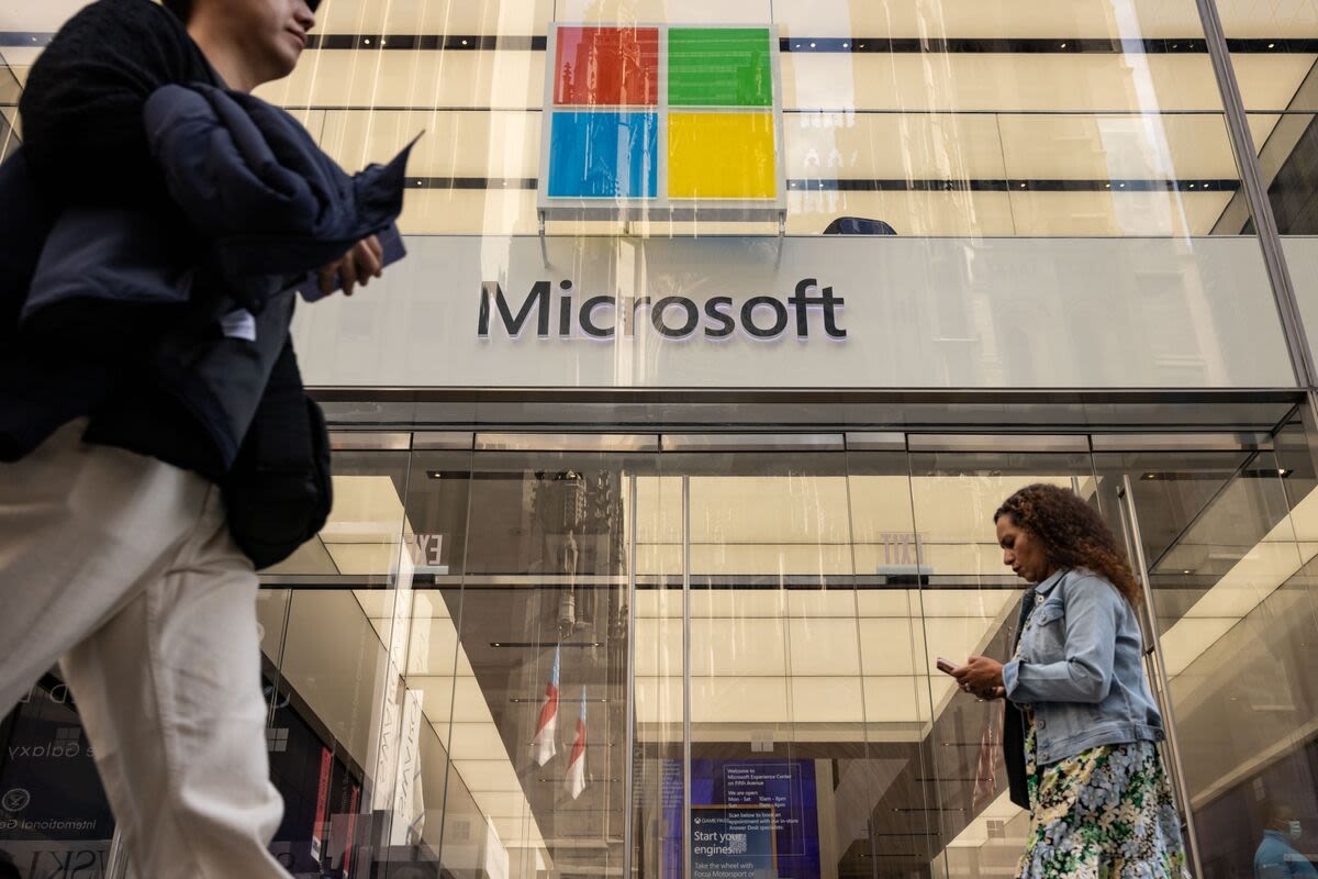 Microsoft to Launch Mobile Game Store, Vying With Apple, Google