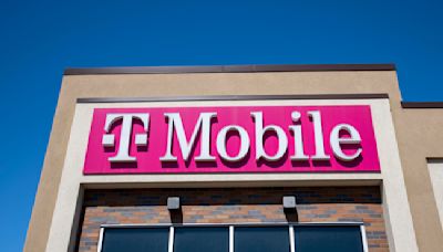 T-Mobile to buy most of US Cellular in $4.4 billion deal