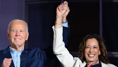 Présidentielle américaine : Biden et Harris en campagne ensemble fêtent une victoire économique