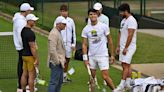 La familia arropa a Alcaraz en el último entrenamiento