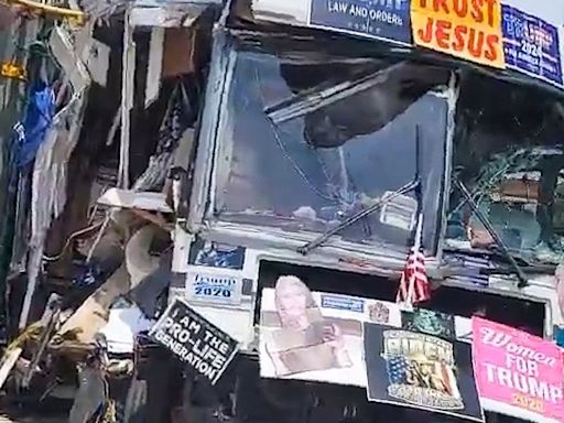 Runaway 'Trust Jesus' bus crashes ahead of Staten Island Trump rally