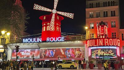 Le Moulin Rouge, célèbre cabaret parisien, va retrouver quatre nouvelles pales «provisoires»