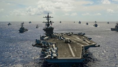 美軍和菲律賓海軍在南海舉行聯合軍演 | 大紀元
