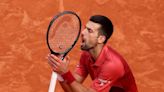 Novak Djokovic se retiró de Roland Garros por una lesión en la rodilla derecha