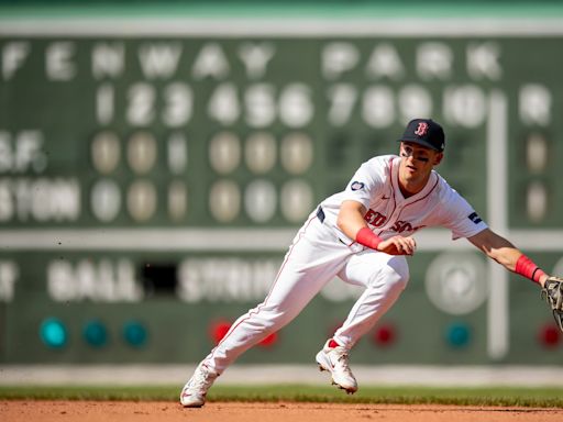 Red Sox trade addition still watches Dustin Pedroia highlights