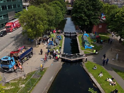 Asylum seekers moved on from makeshift camp at Dublin’s Grand Canal ahead of Europa League final