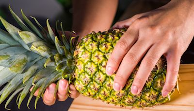 The Pull-Apart Method For Opening Pineapples Without A Knife