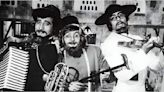 9 famous Amar Akbar Anthony dialogues that cinephiles still remember